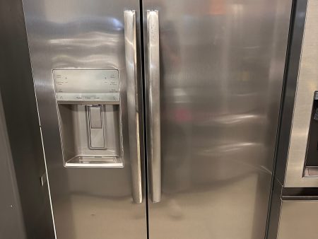 COUNTER-DEPTH FRIGIDAIRE STAINLESS STEEL REFRIGERATOR - REF12630 Sale