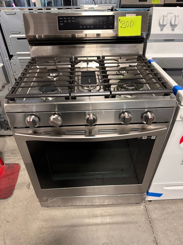 BRAND NEW SAMSUNG GAS CONVECTION+ RANGE - RAG11715 on Sale